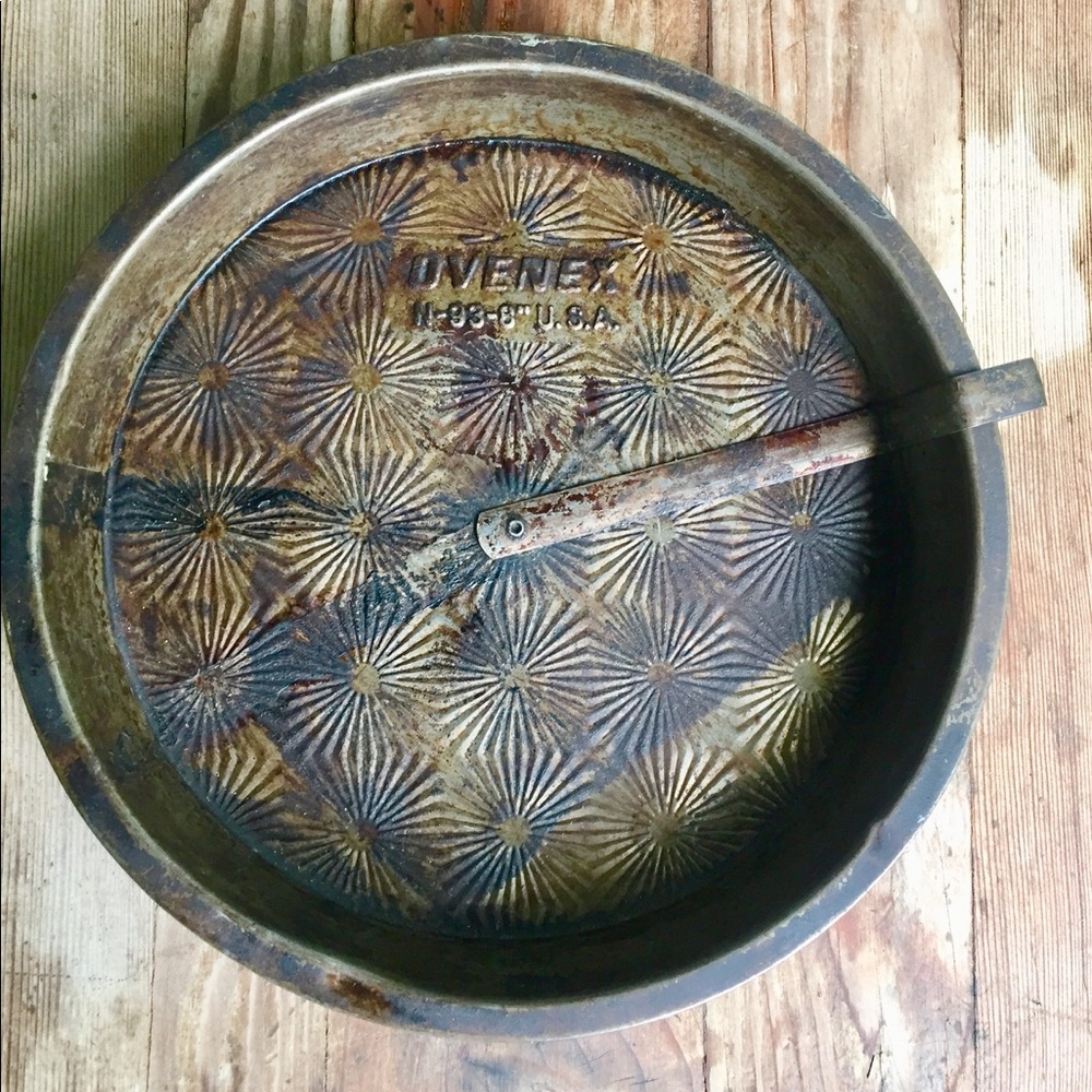 Vintage Ovenex Starburst Pattern Round Slider Pan